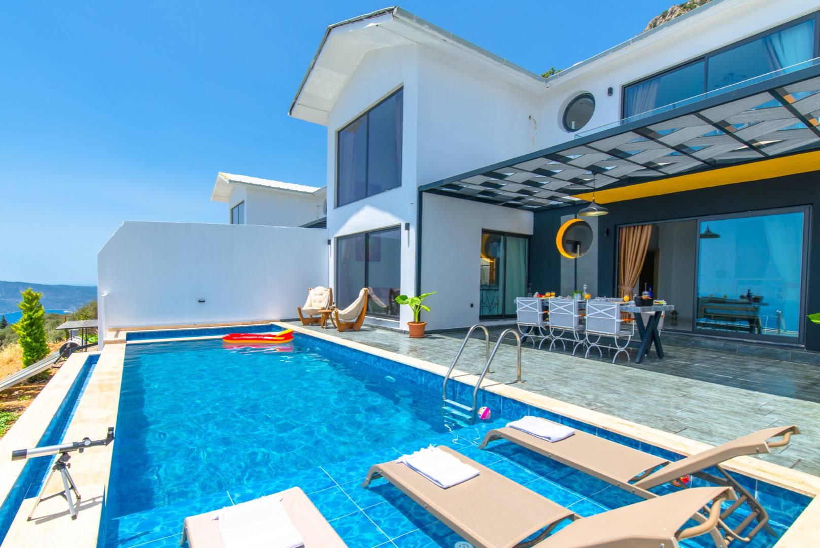 Kaş Bezirgan'da Muhteşem Deniz Manzaralı, Özel Havuzlu, Huzurlu Villa-28028