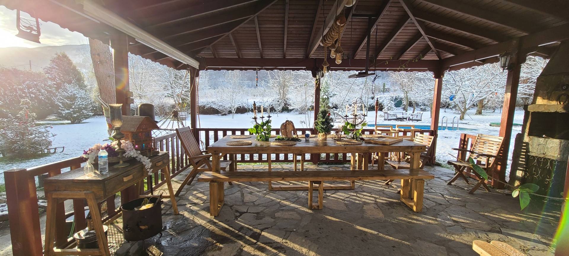 Kocaeli Maşukiye'de Geniş Bahçe İçerisinde, Özel Havuzlu, Şık Villa