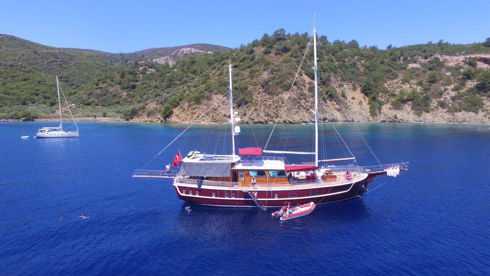 Göcek'te Eşsiz Derinliklerde, Kalabalık Gruplara Uygun, Kiralık Gulet