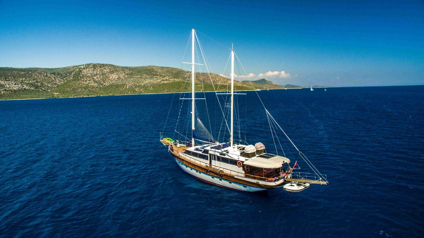 Bodrum'da Mavi Yolculuğunuza Eşlikçi, Üst Standart, 12 Kişilik Gulet