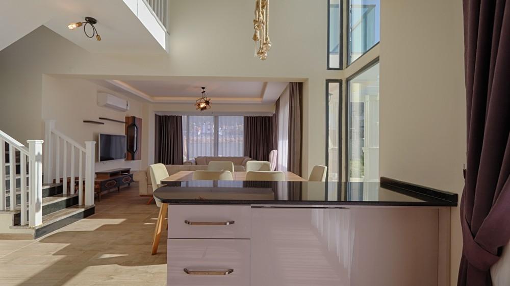 Fethiye Ölüdeniz'de Geniş Ailelere Uygun, Özel Havuzlu, Şık Villa-20024