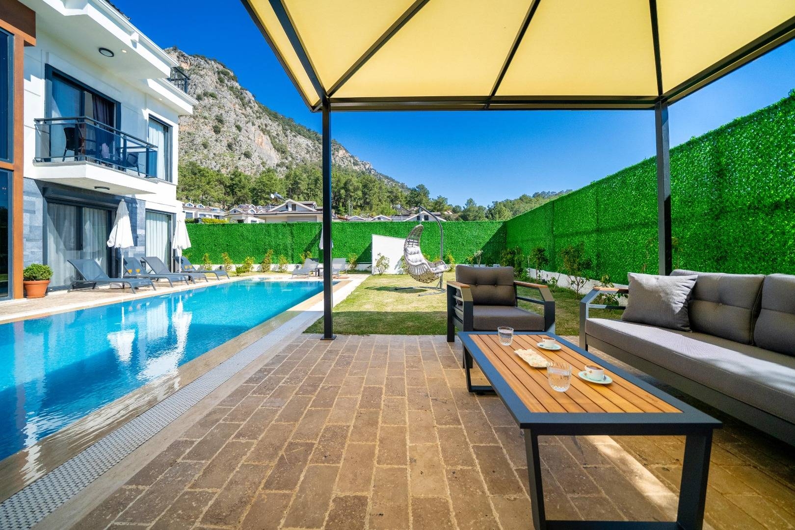 Fethiye Göcek'te Geniş Alanlara Sahip, Özel Havuzlu, Modern Villa