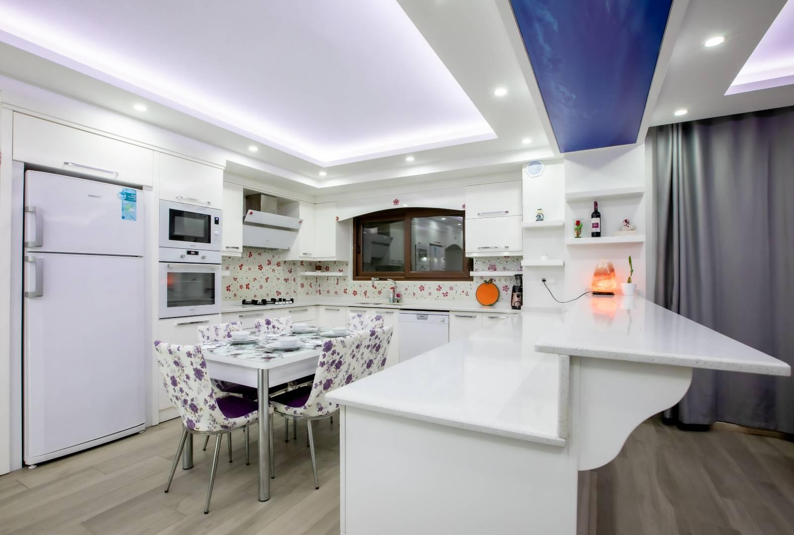 Kaş Andifli'de Özel Havuzlu, Jakuzili, 4 Kişi Kapasiteli Kiralık Villa-28446