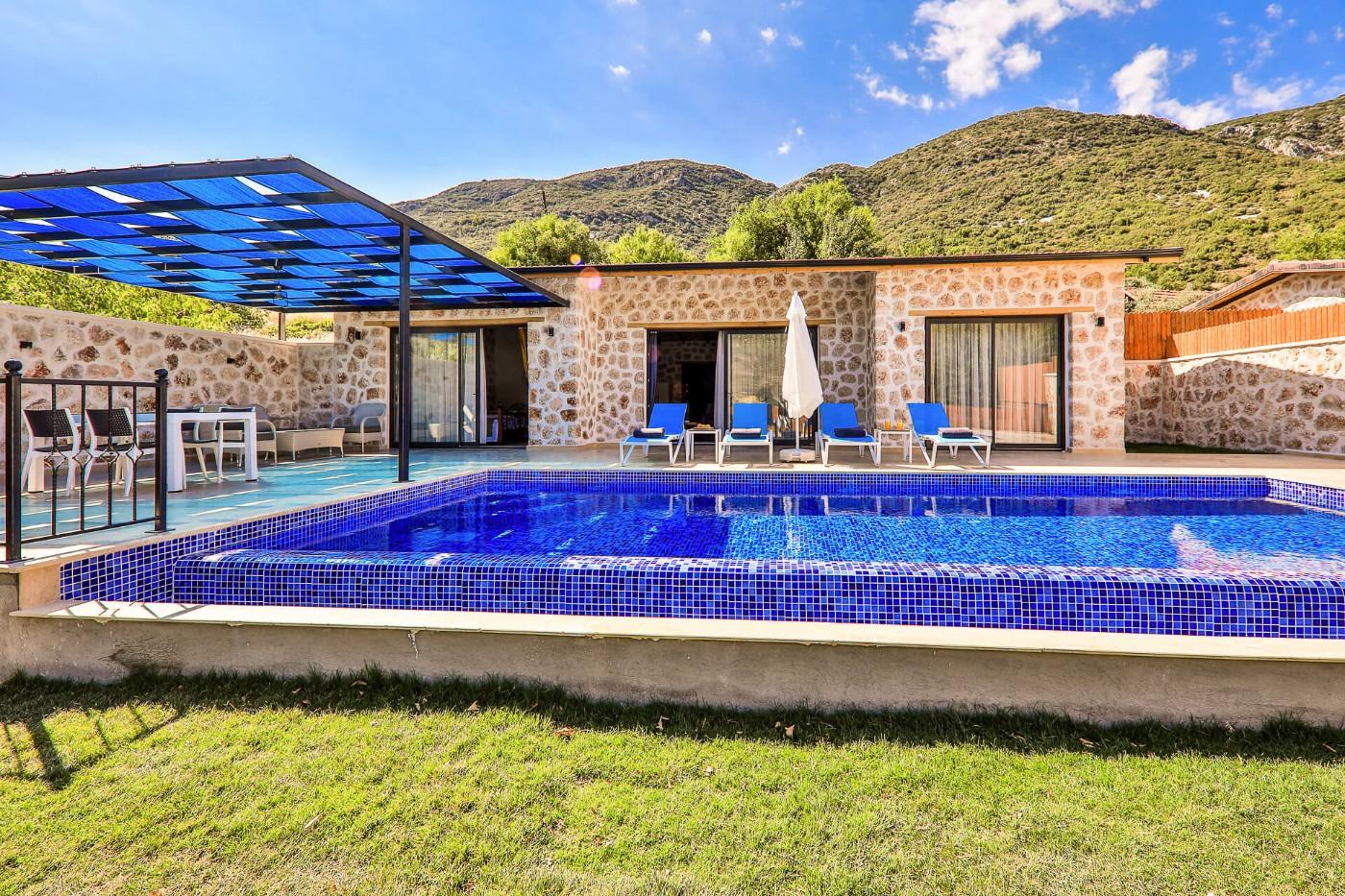 Kaş Hacıoğlan'da Doğa İçerisinde, Özel Havuzlu, Lüks Villa-19504