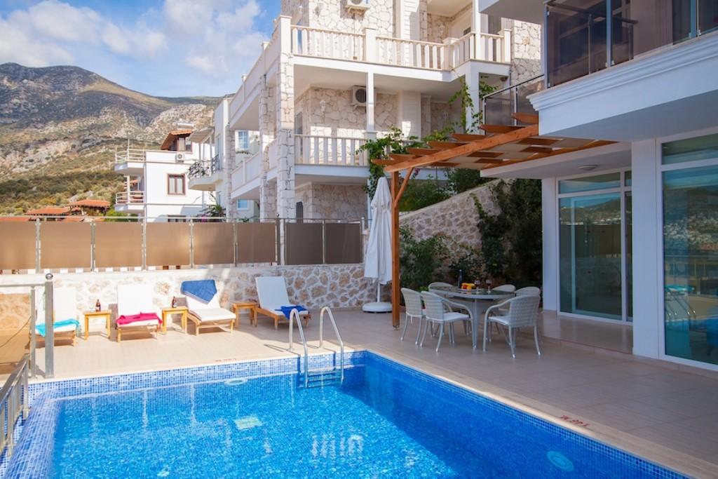 Kaş Kalkan'da Göz Alıcı Deniz Manzaralı, Özel Havuzlu, Şık Villa-12994
