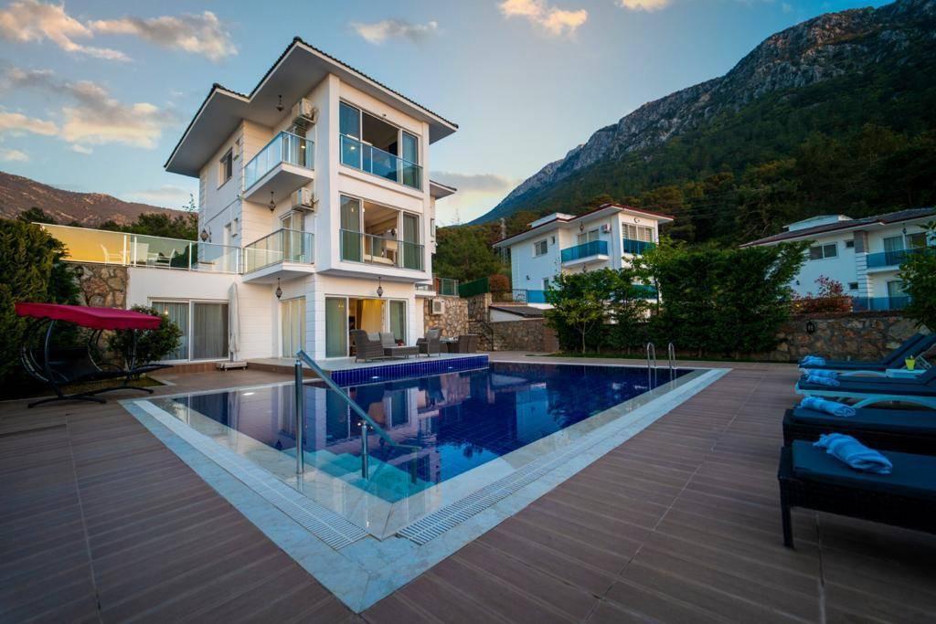 Fethiye'de Kalabalık Gruplara Uygun, Özel Havuzlu, Bahçeli Villa-31733