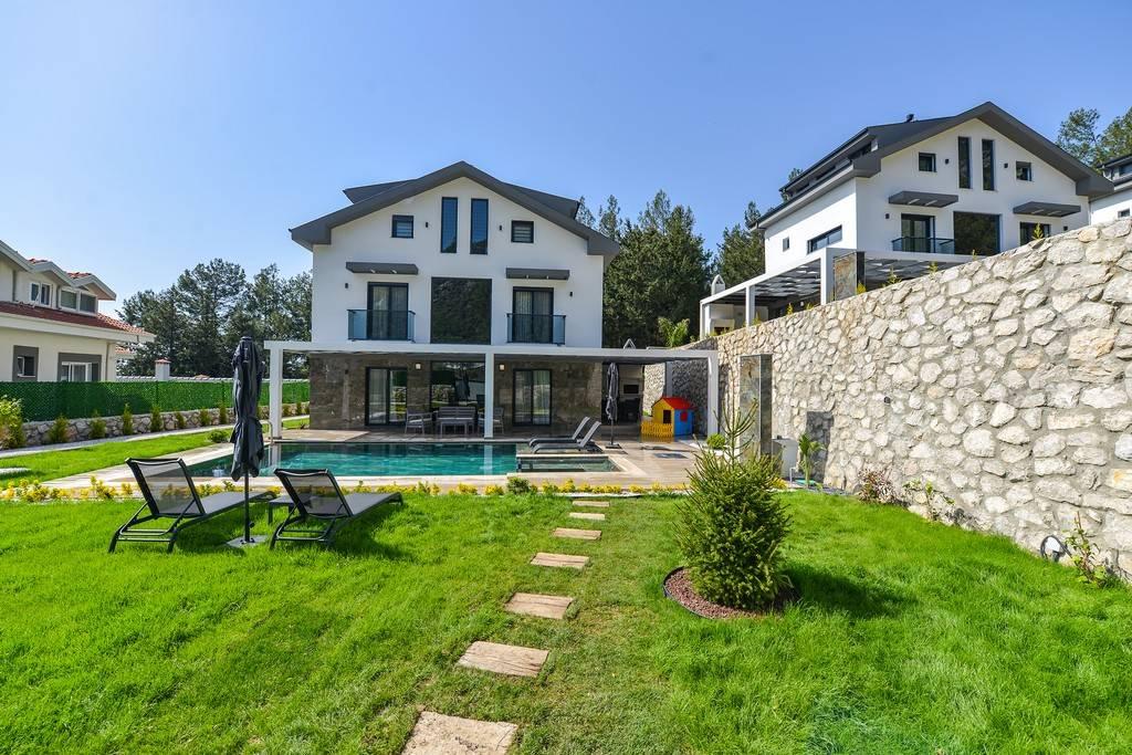 Fethiye Ölüdeniz'de Geniş Bahçeli, Özel Havuzlu, Kiralık Villa-30752