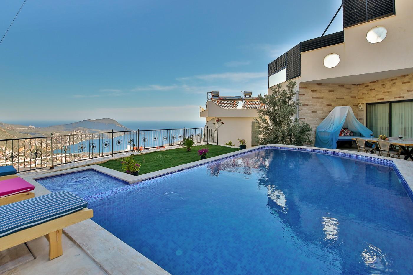 Kaş İslamlar'da Manzarası Denize Açılan, Özel Havuzlu, Lüks Villa-21593