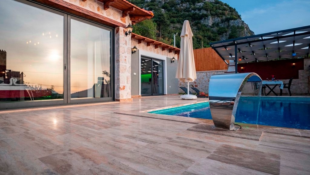 Kaş İslamlar'da Gözlerden Uzak, Özel Havuzlu, Jakuzili, Taş Villa