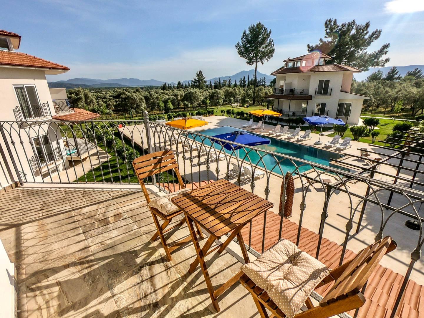 Muğla Köyceğiz'de Tesis İçerisinde, 10 Kişi Kapasiteli, Kiralık Villa-27760