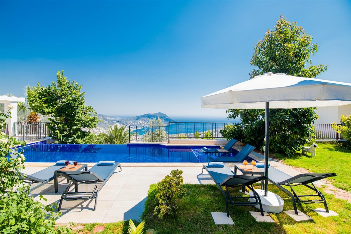Kaş İslamlar'da Kalabalık Ailelere Uygun, Özel Havuzlu, 4+1 Villa-20102