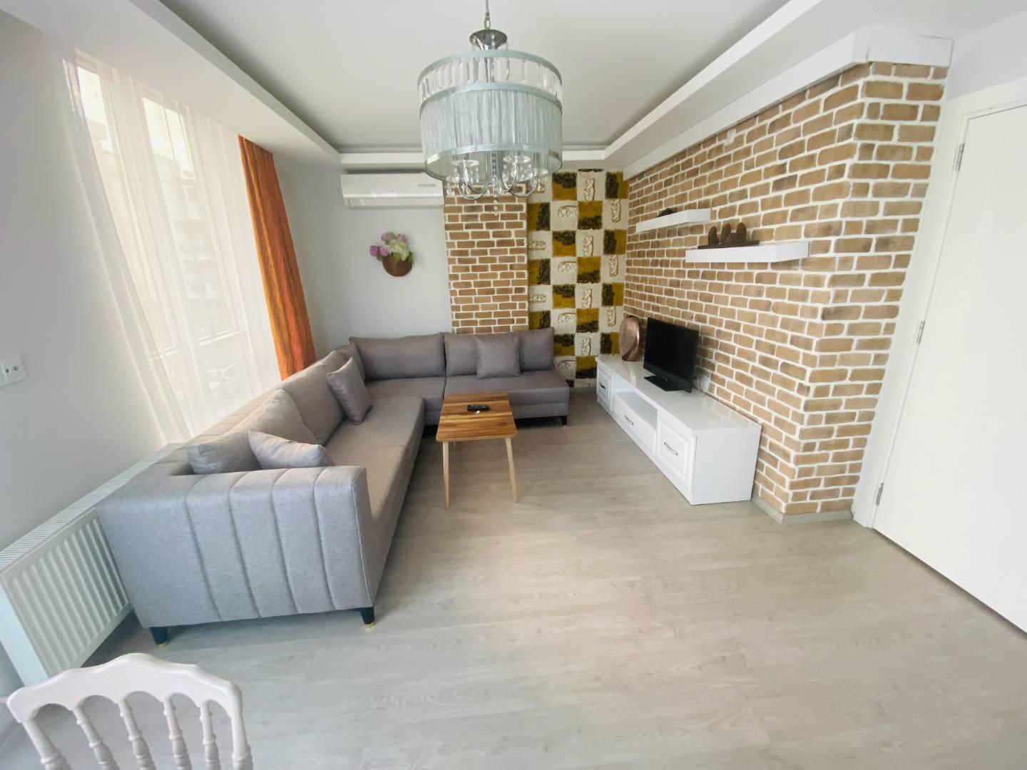 Konyaaltı Gürsu'da Plaja Yakın Konumda, Ortak Havuzlu, Kiralık Suit-16453