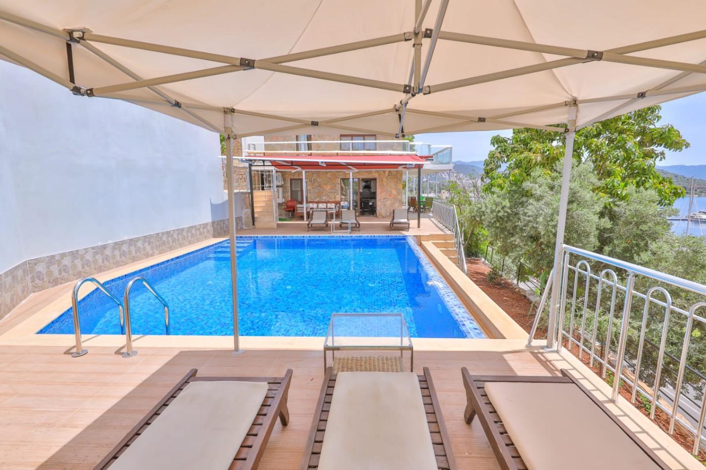 Kaş Andifli'de Limana Yürüme Mesafesinde, Isıtmalı Havuzlu, Şık Villa-19684