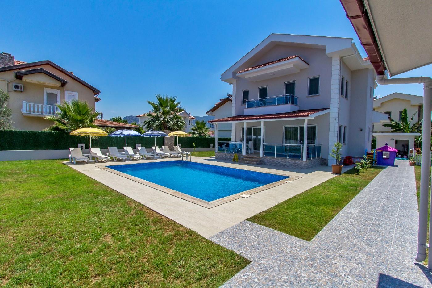 Dalyan'da Görkemli Mimariye Sahip, Özel Havuzlu, Geniş Bahçeli Villa-14731