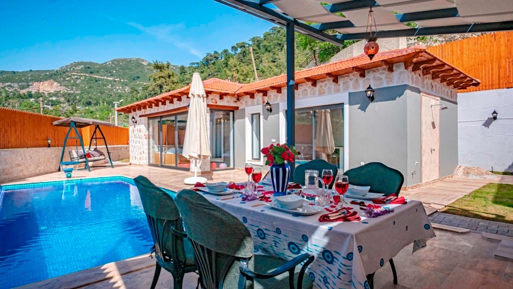 Kaş İslamlar'da Gözlerden Uzak, Özel Havuzlu, Jakuzili, Taş Villa
