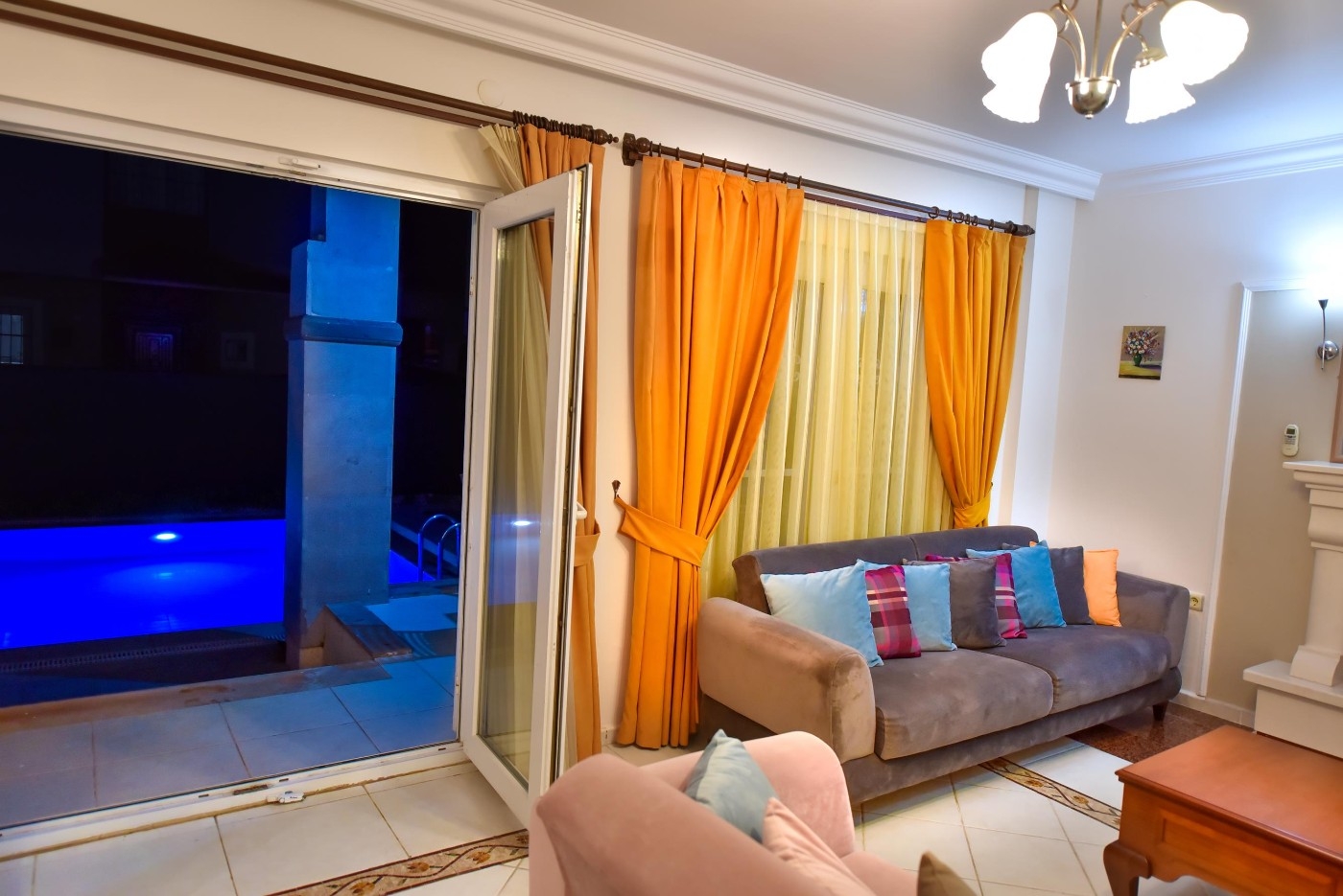 Fethiye Foça'da Şık Tasarımlı, Özel Havuzlu, Konforlu Villa