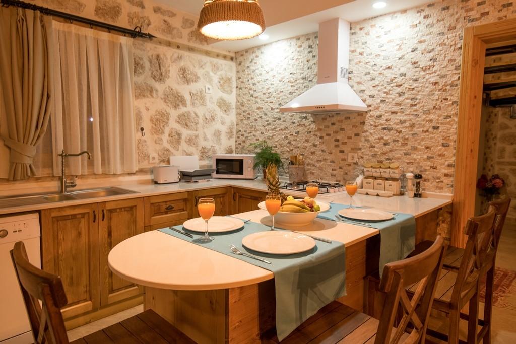 Kaş Sarıbelen'de Huzur Dolu Doğada, Özel Havuzlu, Taş Villa-16533