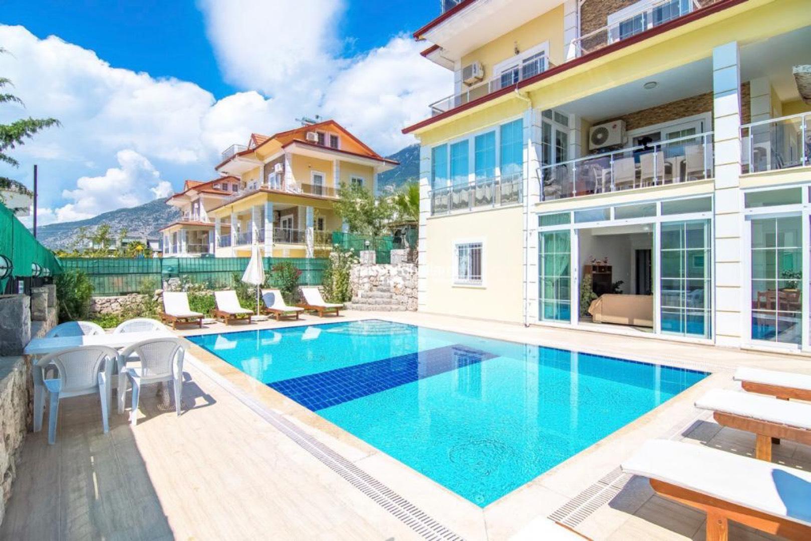 Fethiye Ölüdeniz'de Doğa İçerisinde, Enfes Tasarımlı, Şık Villa-27092