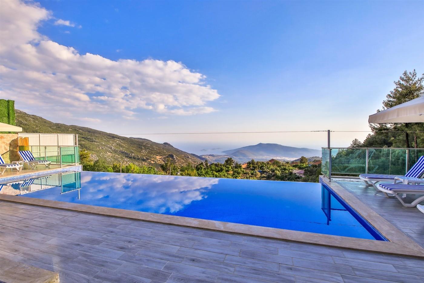 Kaş İslamlar'da Muhteşem Doğa Manzaralı, Özel Havuzlu, Şık Villa-12315