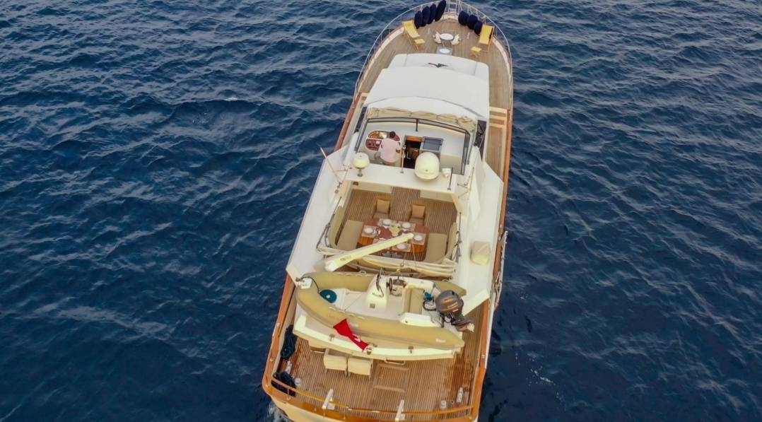 Bodrum'un Eşsiz Maviliğinde, 8 Kişi Kapasiteli, Kiralık Motoryat