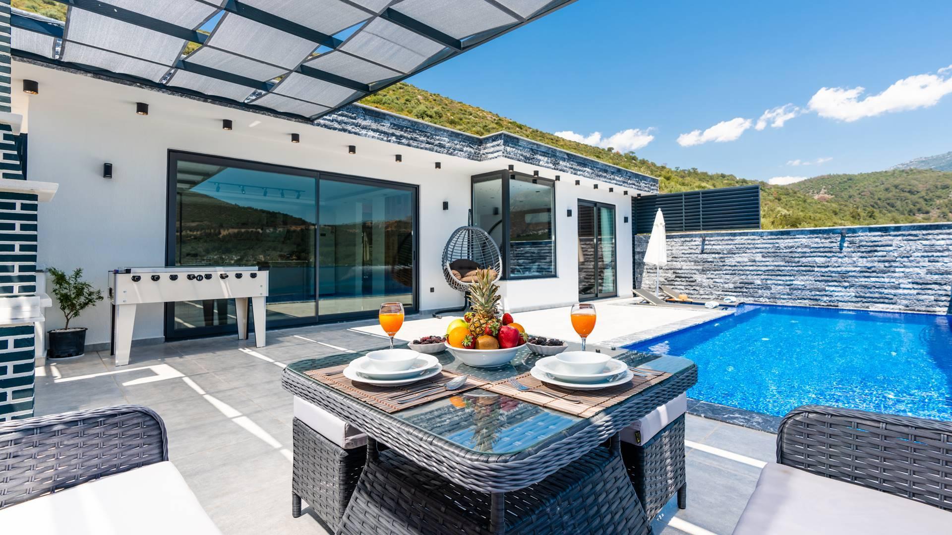 Kalkan Yeşilköy'de Doğa ile İç İçe, Özel Havuzlu, Lüks Kiralık Villa-27521