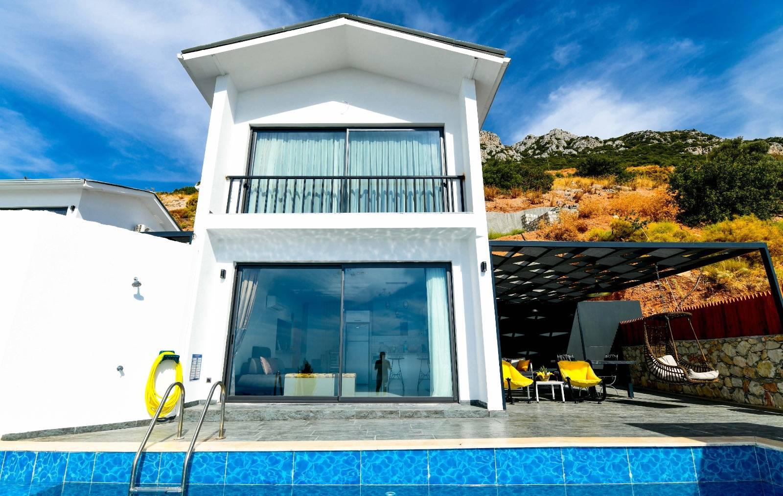 Kaş Bezirgan'da Deniz ve Doğa Manzaralı, Özel Havuzlu, Balayı Villası-27935