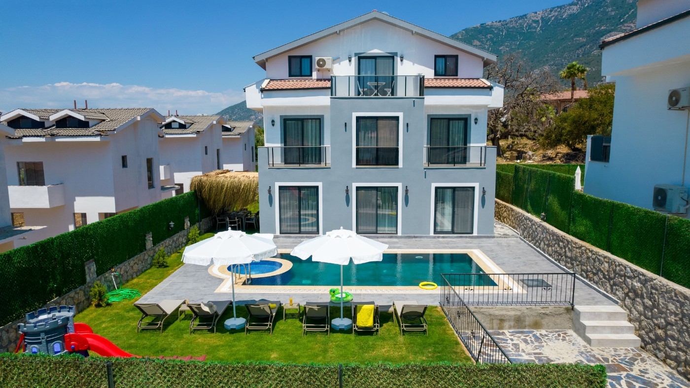 Fethiye Ölüdeniz'de Bahçeli, Özel Havuzlu, Yazlık Villa