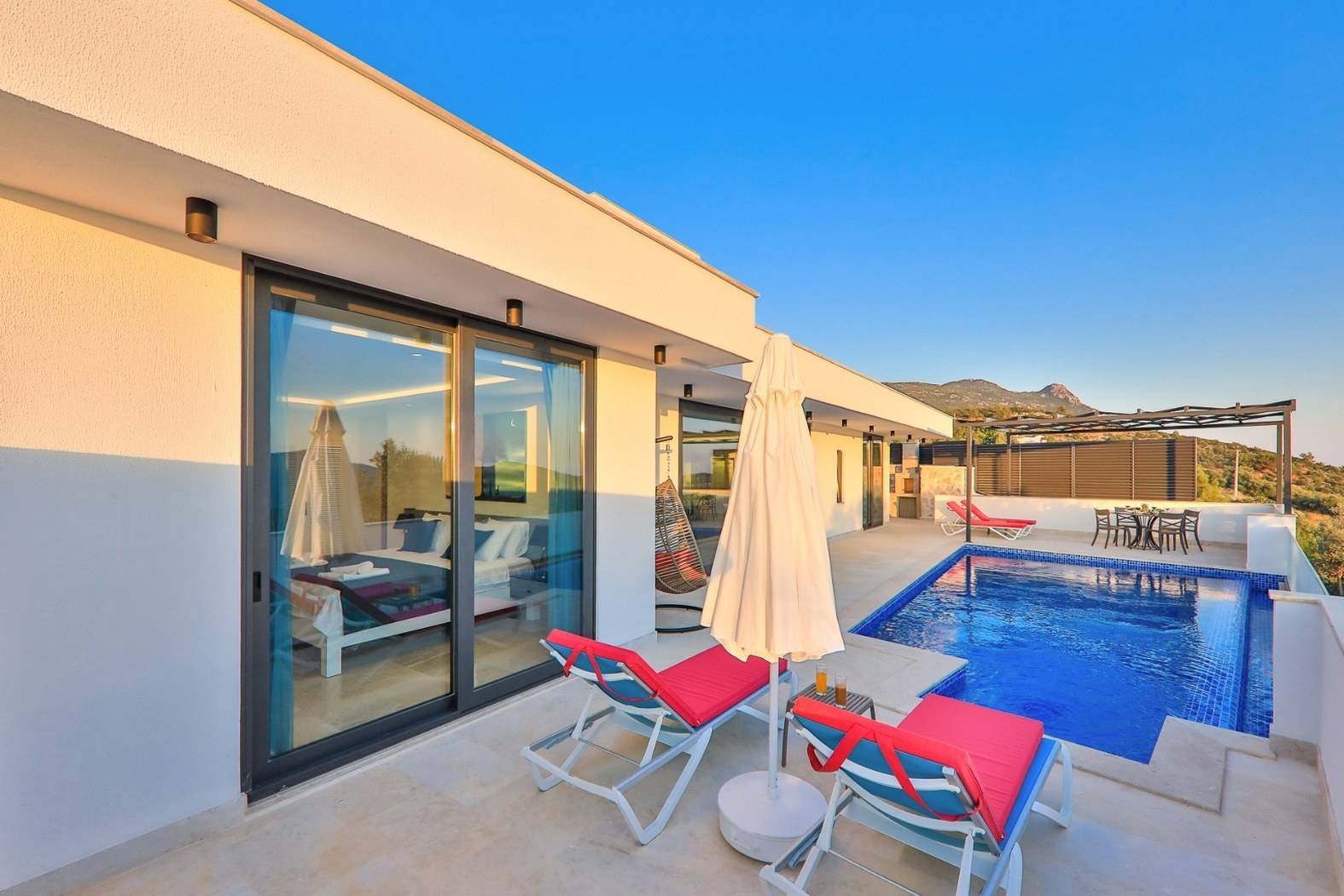 Kaş Üzümlü'de Muhteşem Doğa Manzaralı, Özel Havuzlu, Kiralık Villa