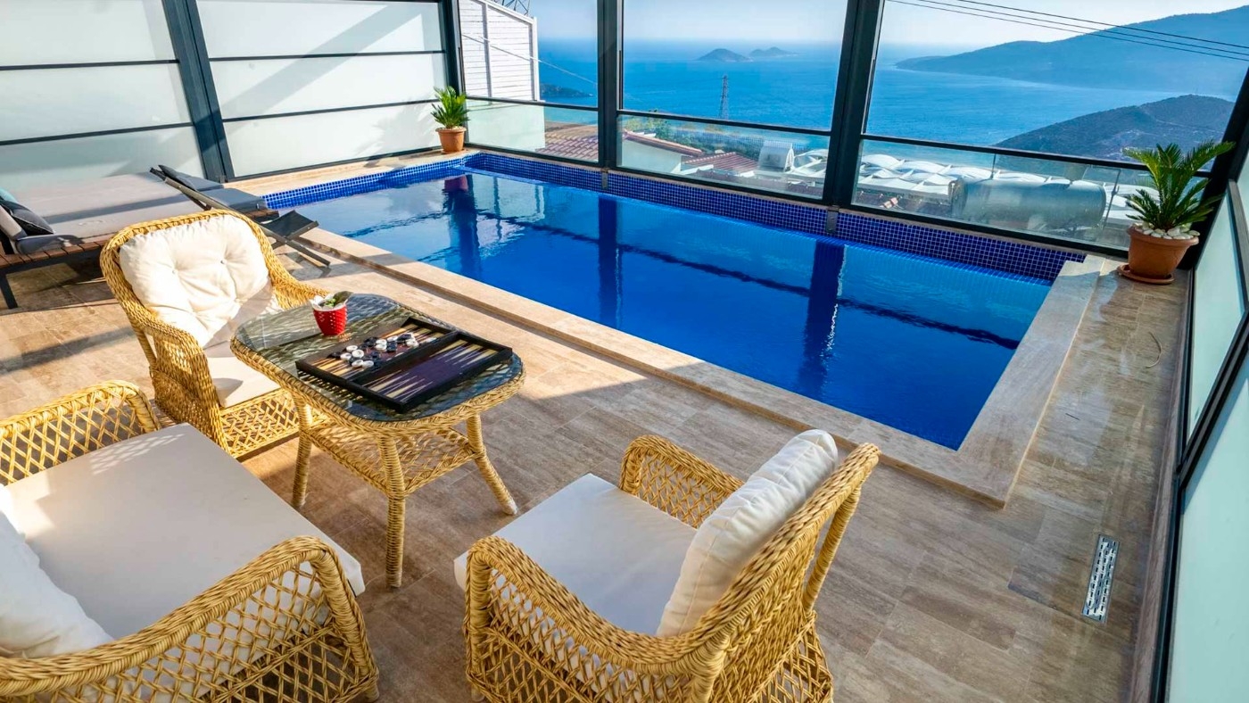 Kaş Bezirgan'da Deniz Manzaralı, Özel Havuzlu, Jakuzili Villa