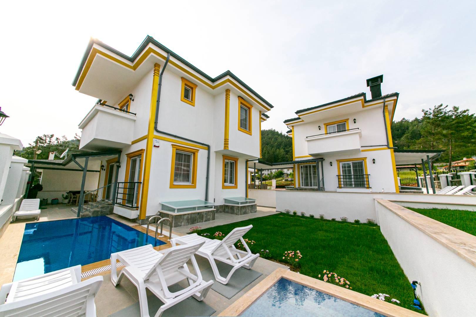 Marmaris Çetibeli'nde Sakin Konumda, Özel Havuzlu, 6 Kişilik Villa-27273