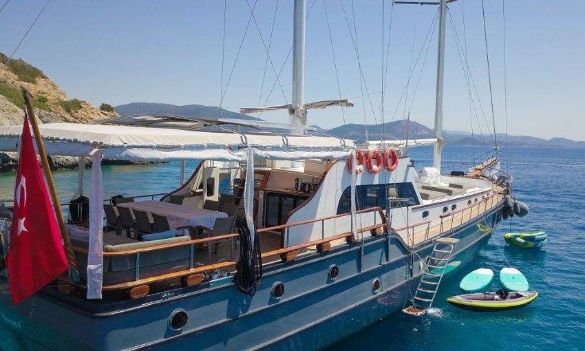 Bodrum Çıkışlı 12 Kişilik, 28 Metre, Kiralık Konforlu Gulet