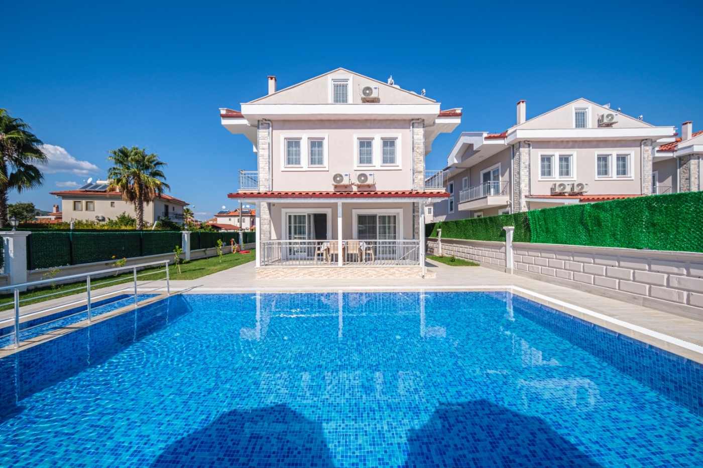 Dalyan'da Merkeze Yürüme Mesafesinde, Özel Havuzlu, 10 Kişilik Villa