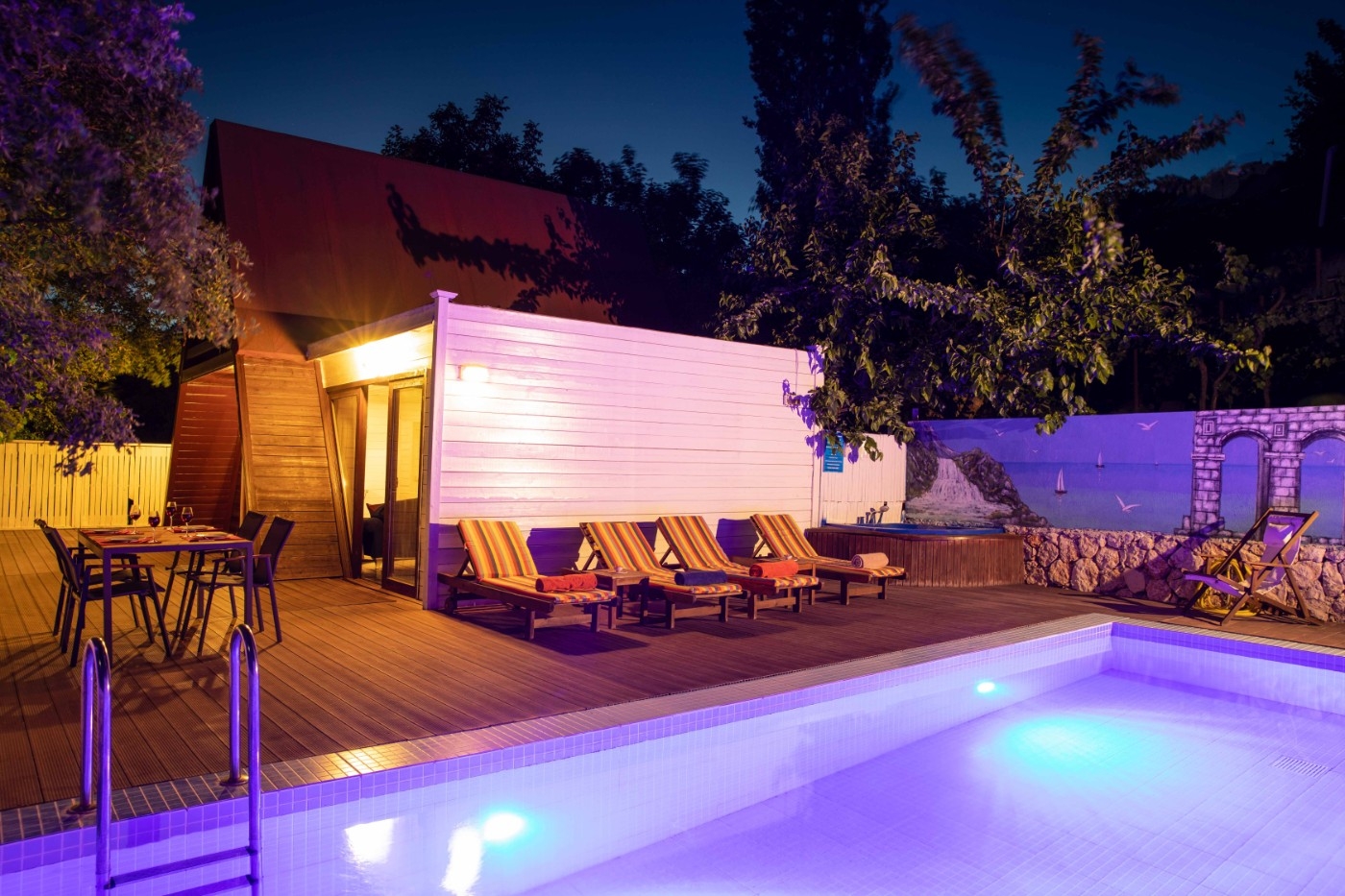 Kalkan İslamlar'da Enfes Doğa Manzaralı, Özel Havuzlu, Şık Villa