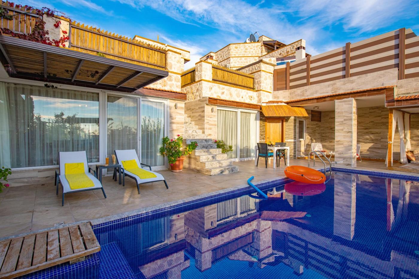 Kaş İslamlar'da Gözlerden Uzak, Özel Havuzlu, 1+1, Balayı Villası-23870