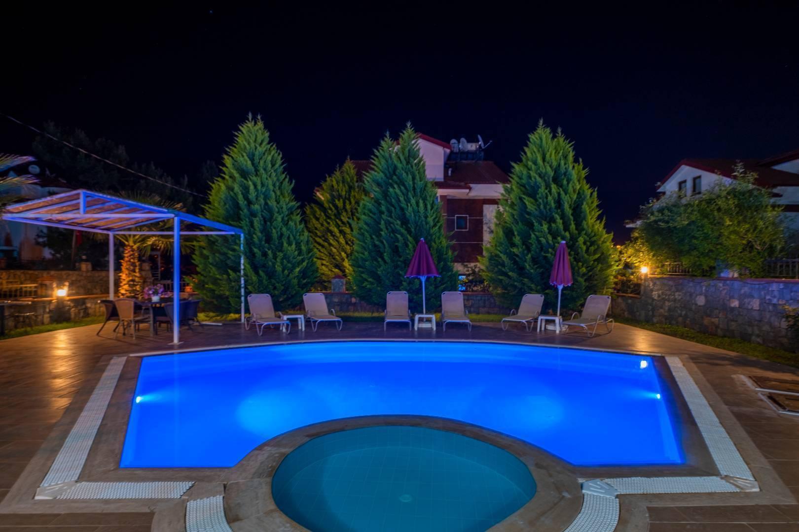 Fethiye'de Kalabalık Ailelere Uygun, Özel Havuzlu, Şömineli Villa-15820