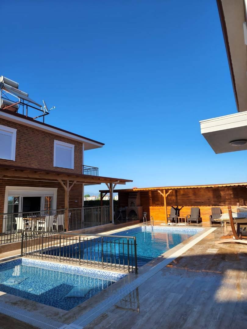 Serik Kadriye' de Denize Yakın Konumda, Özel Havuzlu, Kiralık Villa-29062