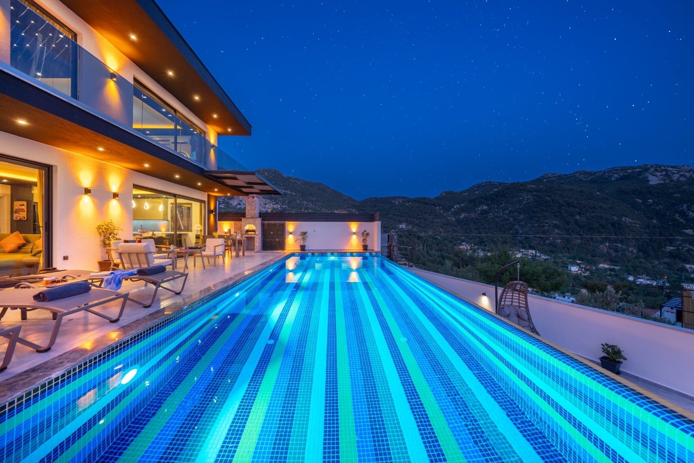 Kaş İslamlar'da Doğa İle İç İçe, Özel Havuzlu, Şık Villa