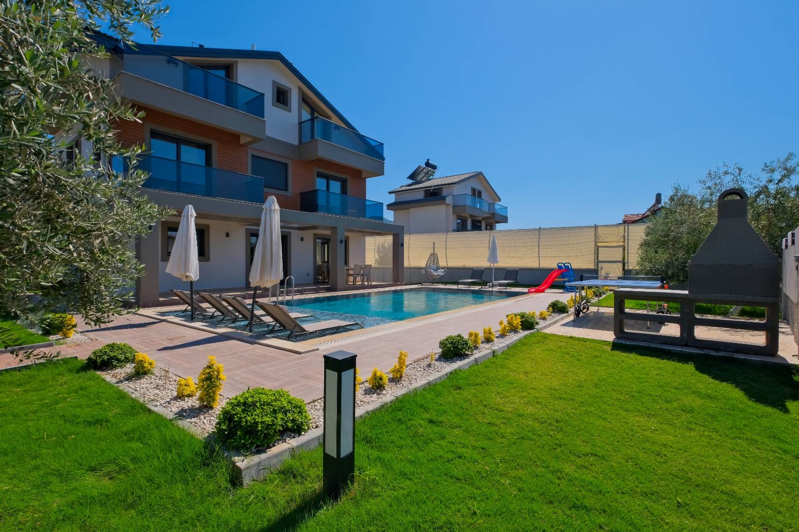 Fethiye Babataşı'nda Merkezi Konumda, Özel Havuzlu, Lüks Villa