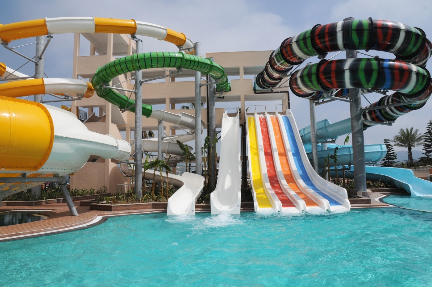 Alanya'da Özel Plajlı, Ortak Havuzlu, 2+1 Lüks Daire