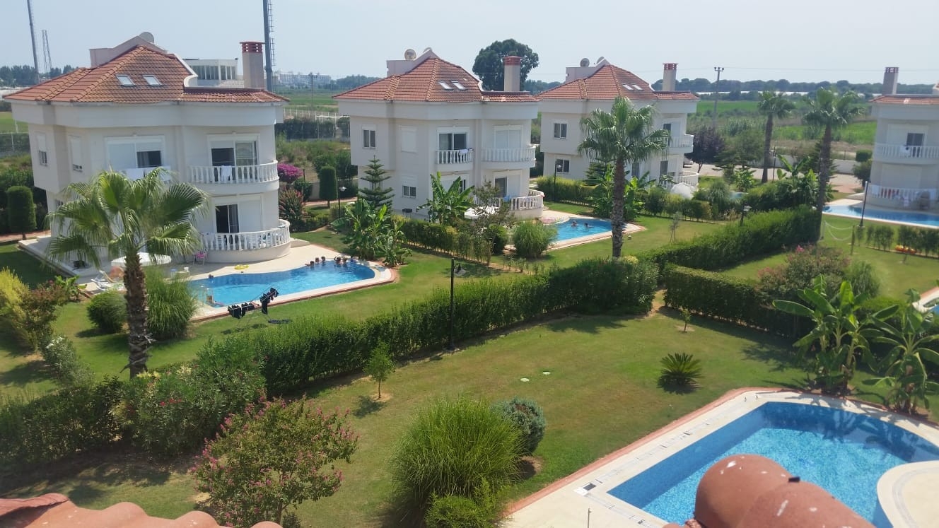 Antalya Serik'te Site İçerisinde, Özel Havuzlu, Konforlu Villa