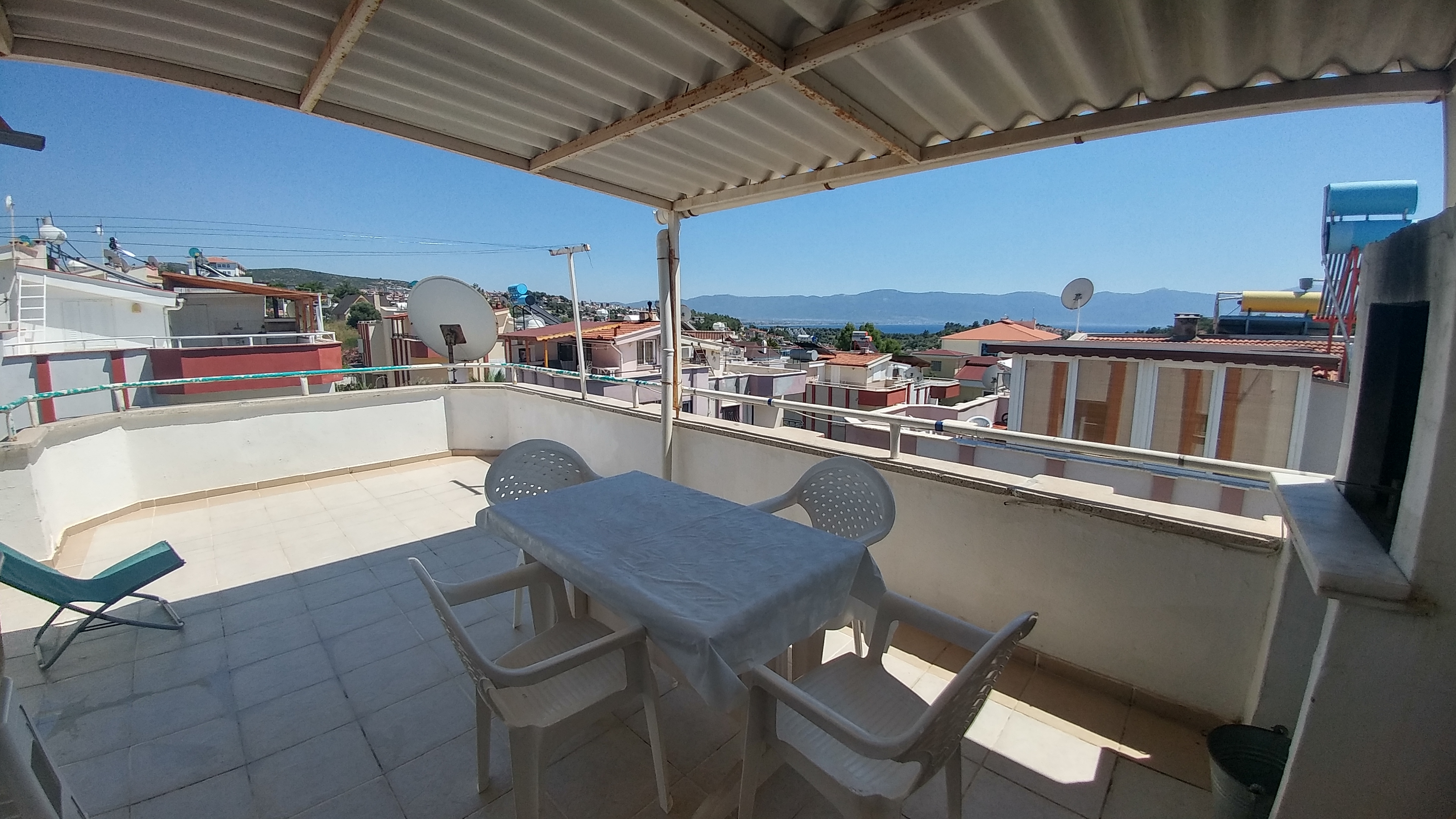 Aydın Kuşadası'nda Merkeze ve Plaja Yakın, 4+1, Tripleks Villa