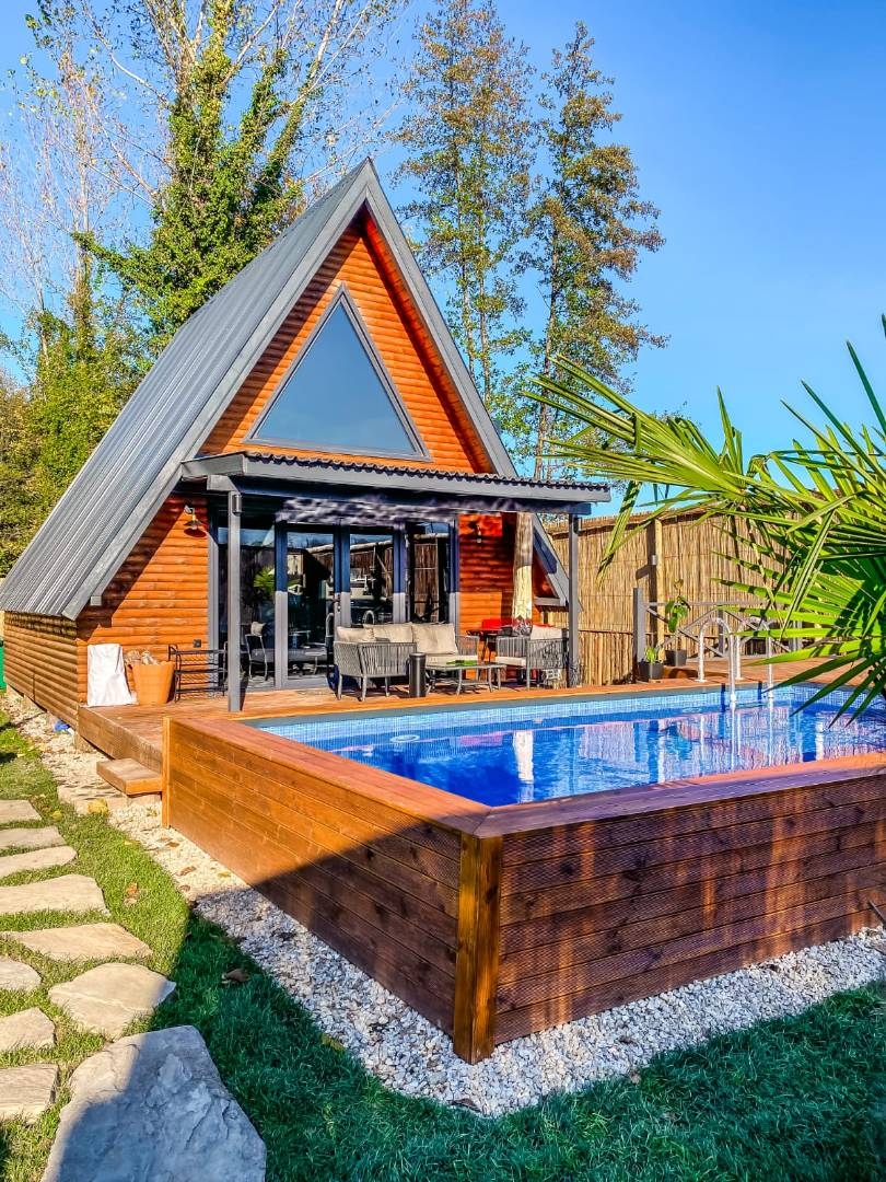 Sapanca Rüstempaşa'da Isıtmalı Havuzlu, Kahvaltı Dahil, Şık Bungalov