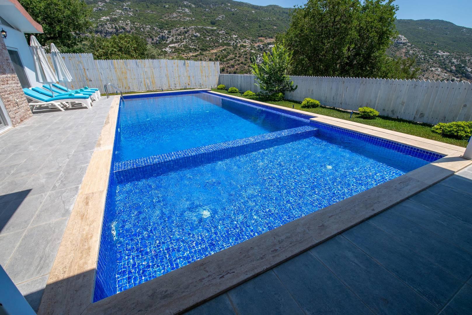 Kaş İslamlar'da Şirin Tasarımlı, Özel Havuzlu, Jakuzili, Kiralık Villa-26698