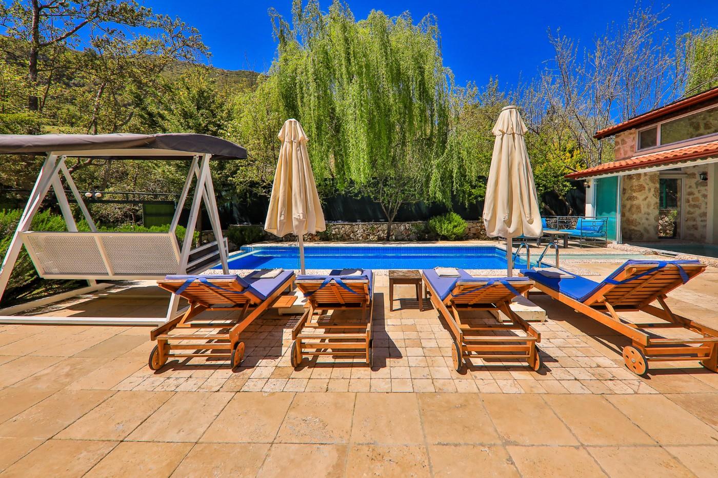 Kalkan Sarıbelen'de Ferah Bahçeli, Özel Havuzlu, Konforlu Villa-13417