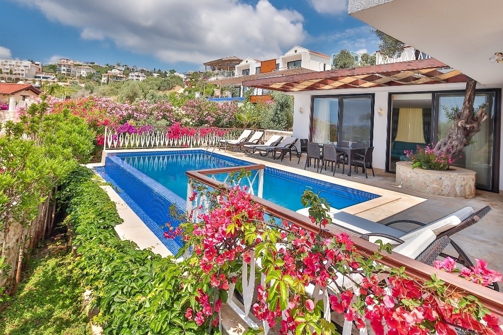 Kaş Kalkan'da Denize Yakın Konumda, Özel Havuzlu, Lüks Villa