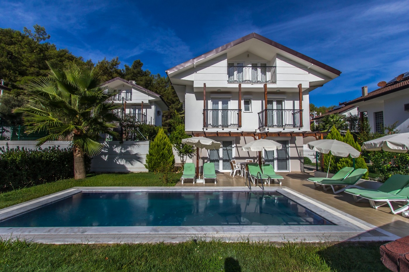 Fethiye Ölüdeniz'de Geniş Gruplara Uygun, Özel Havuzlu, Bahçeli Villa