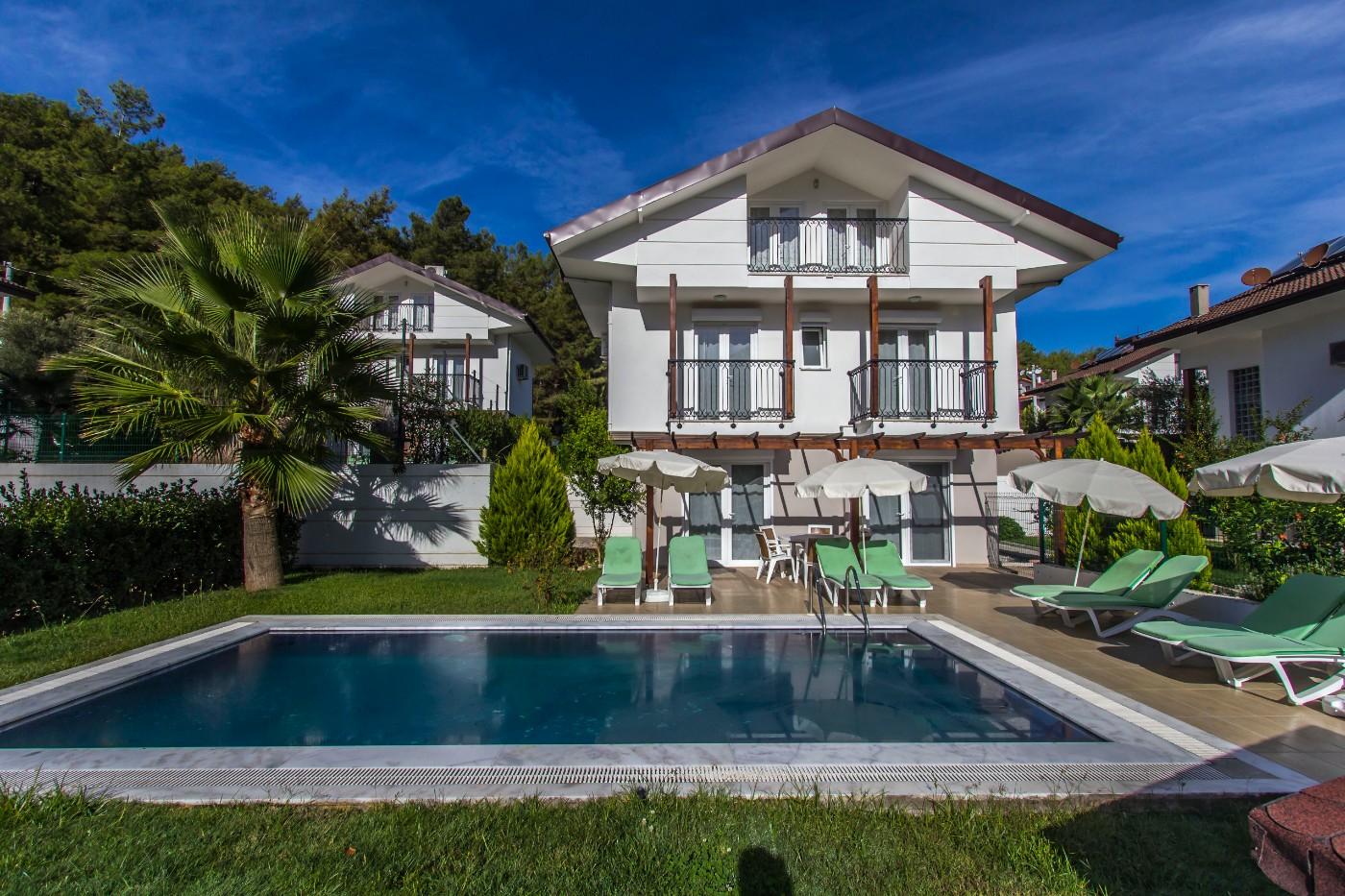 Fethiye Ölüdeniz'de Geniş Gruplara Uygun, Özel Havuzlu, Bahçeli Villa-19415