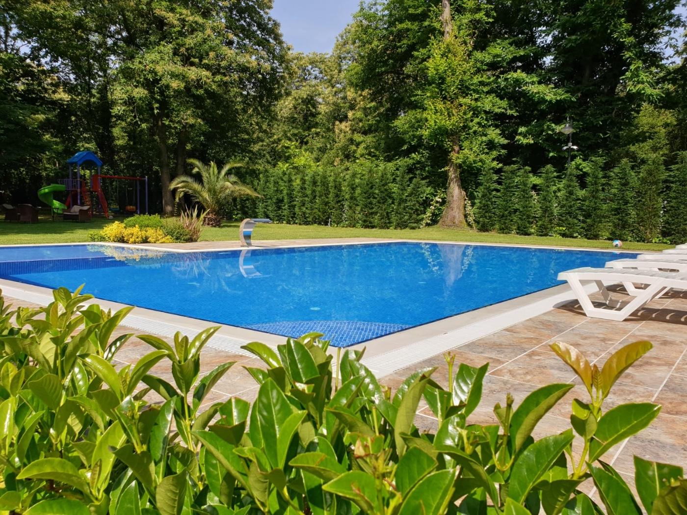 Sakarya Sapanca'da Elverişli Konumda, Özel Havuzlu, Geniş Villa-18703