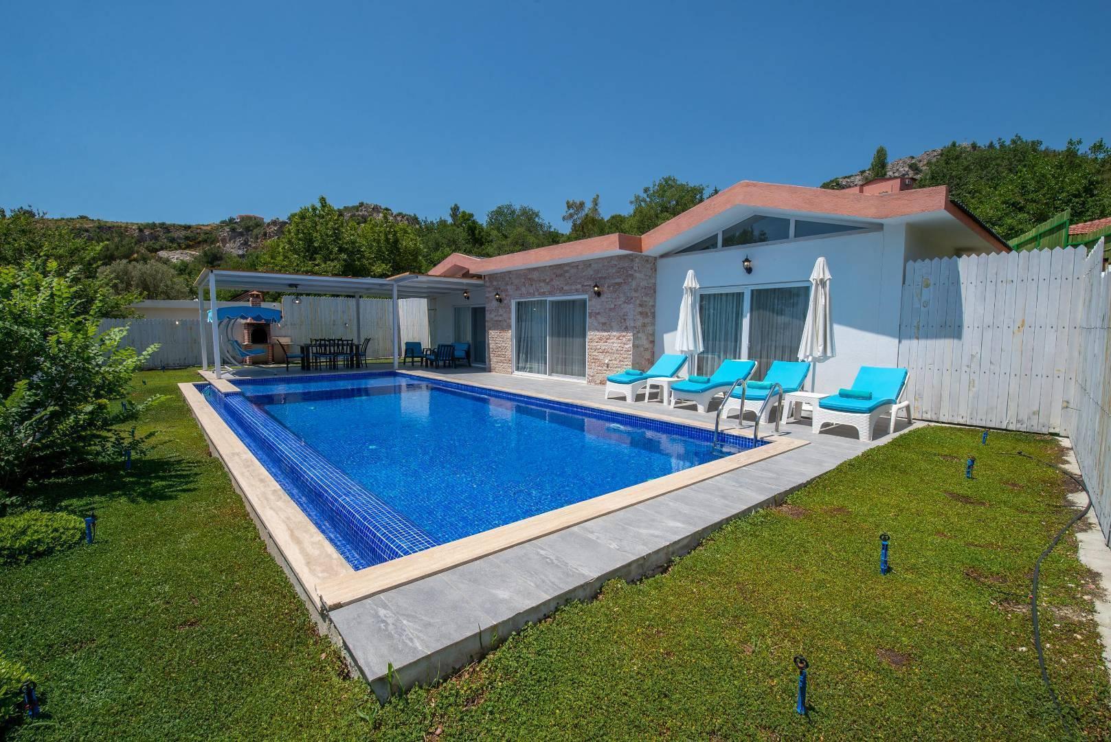 Kaş İslamlar'da Şirin Tasarımlı, Özel Havuzlu, Jakuzili, Kiralık Villa-26698