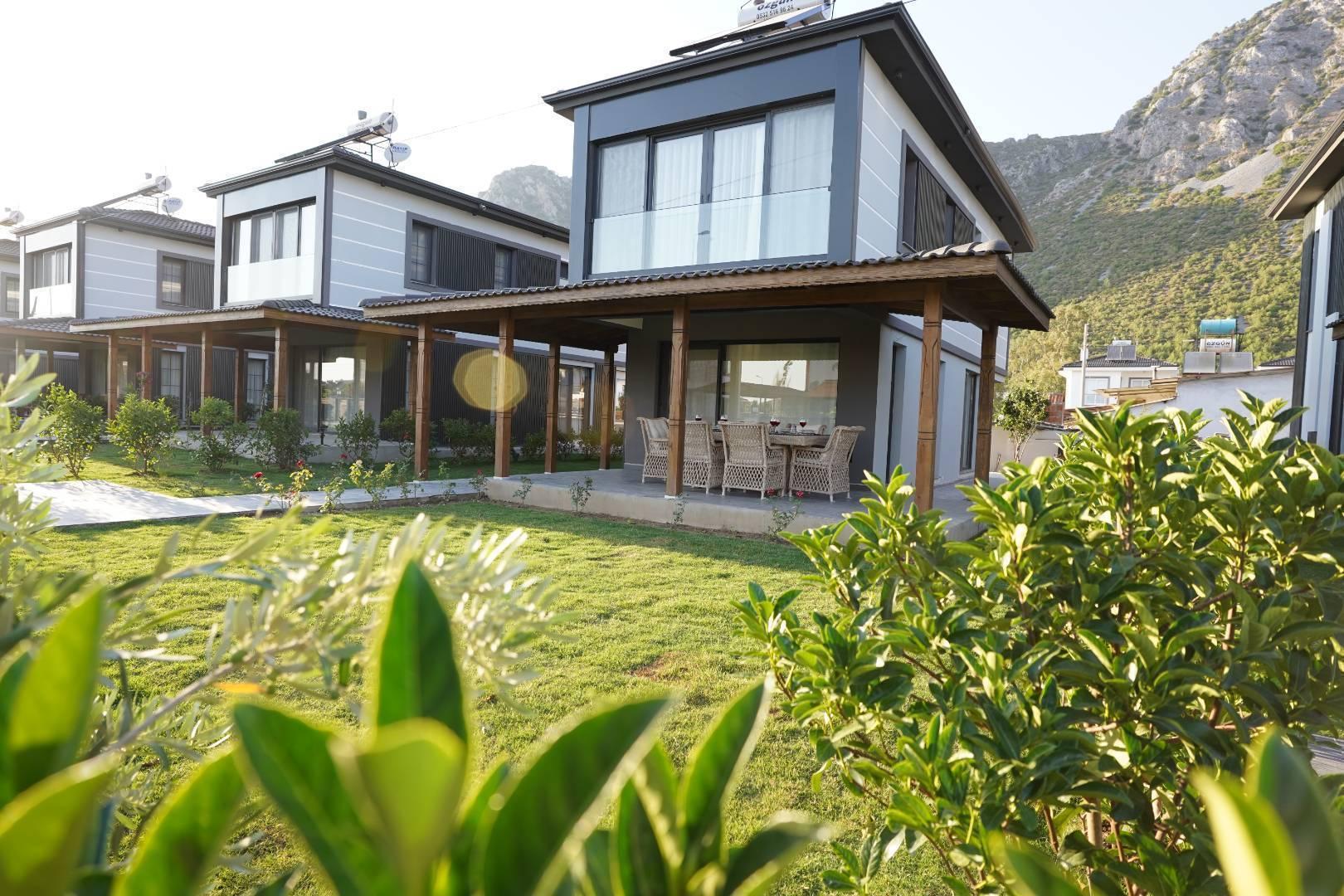 Muğla Milas'ta Doğanın İçerisinde, Sakin Konumda, Lüks Kiralık Villa-28389